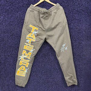 Tate McRae So Close to What Star Brown joggers size large